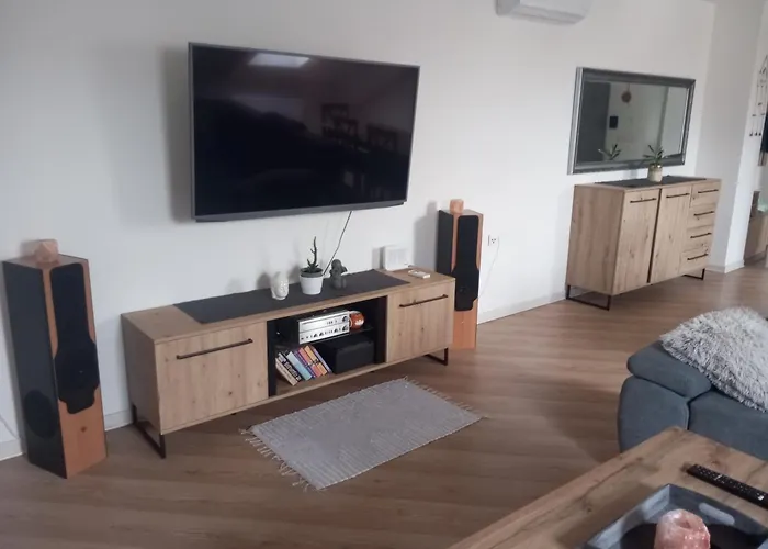 Deniro Apartment